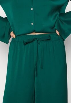 Anna Field Gift Box Pj Set - Pyjama - Green 14 Anna Field Gift Box Pj Set - Pyjama - Green -Anna Field 35d35f7997c542cdb227b47a977b272d