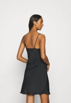 Anna Field Hammered Satin Nightie - Nachtjapon - Black 11 Anna Field Hammered Satin Nightie - Nachtjapon - Black -Anna Field 582eef8b55cc48b49fe9b0e88e2892d9